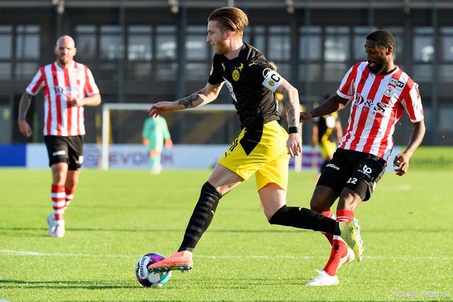 球员们之间 球员们之间