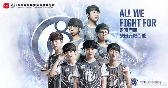 他借助自己 他借助自己