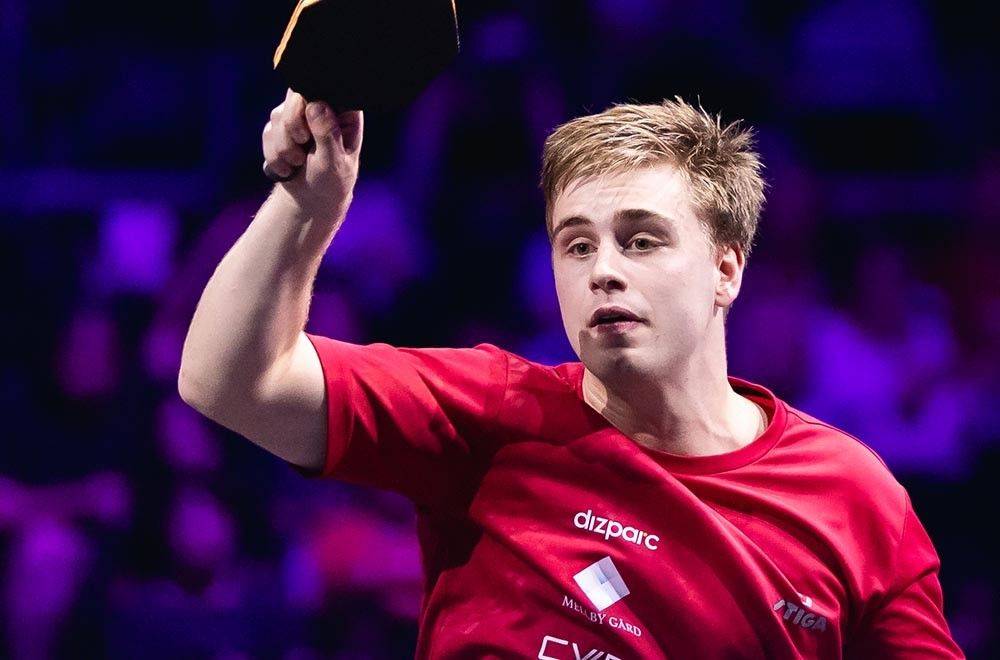 其对球员身 其对球员身