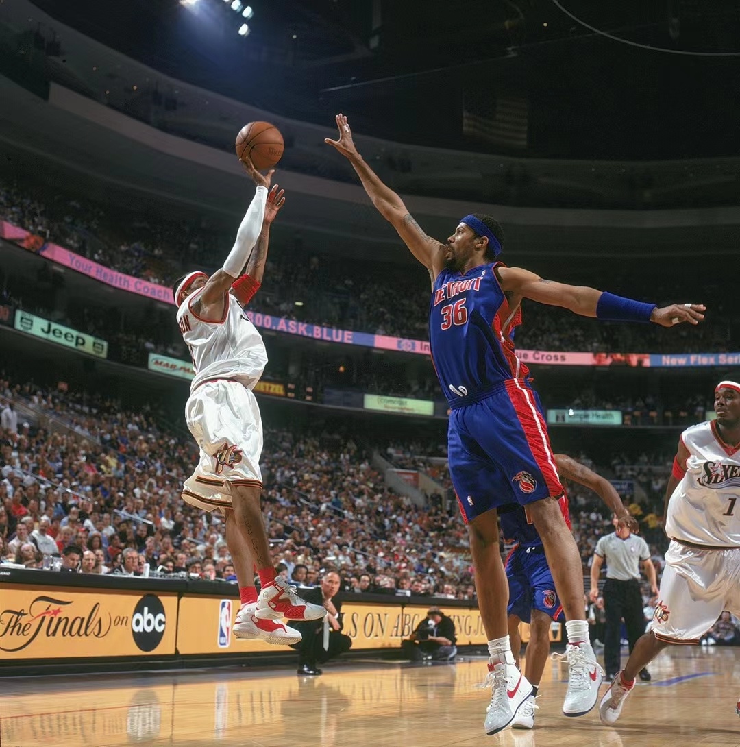 旋把对手挤 旋把对手挤